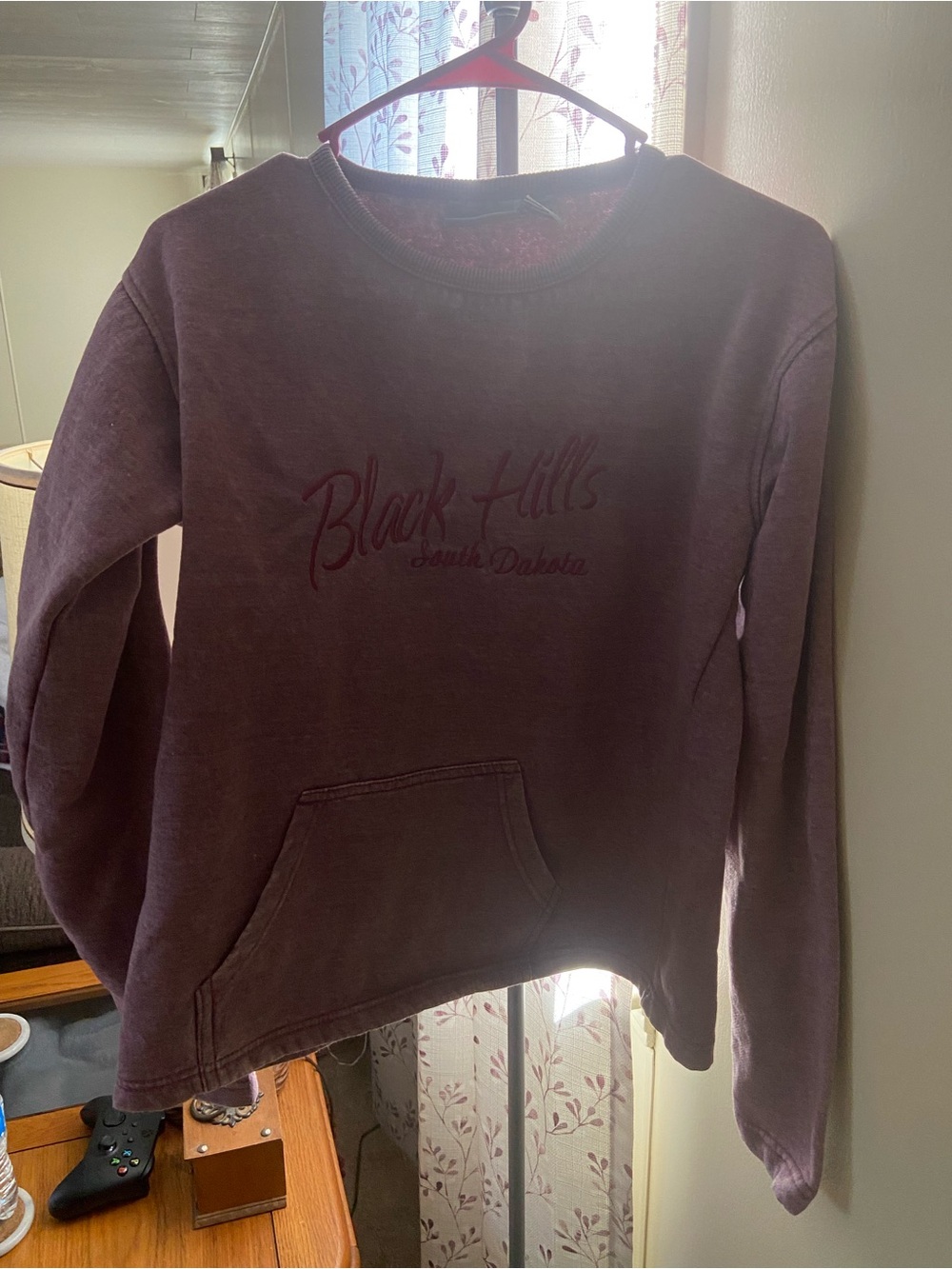 Black Hills South Dakota Crewneck Sweatshirt - Plum
